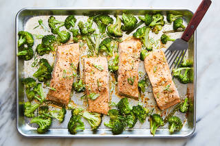 Sheet-Pan Salmon and Broccoli With Sesame and Ginger. (Linda Xiao/The New York Times)