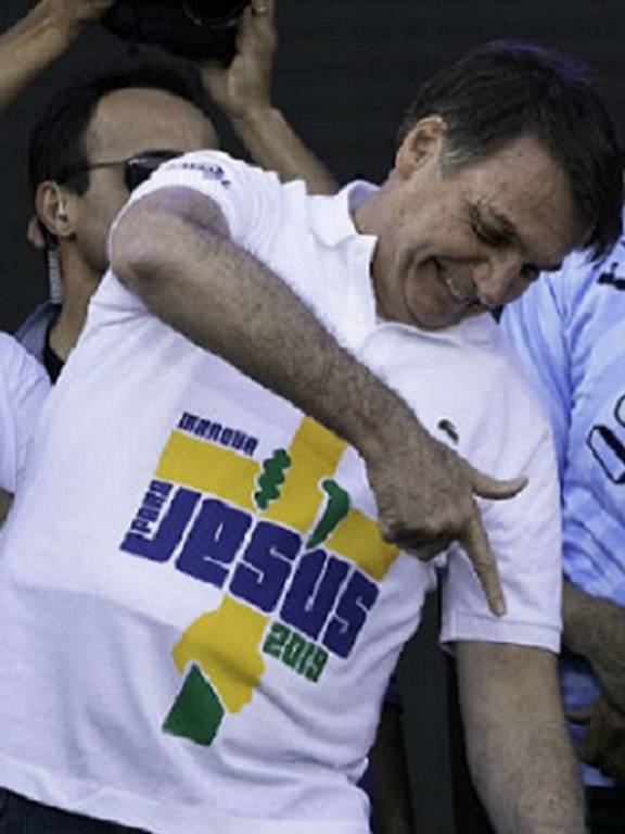 Bolsonaro faz pose de arma na Marcha para Jesus de 2019
