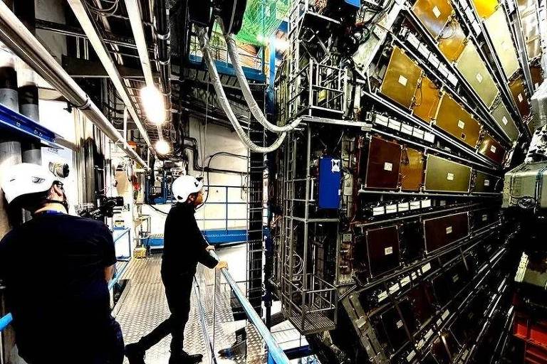 O supercolisor de átomos que pode ajudar a desvendar 95% do Universo
