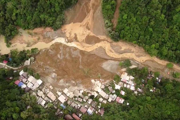 Deslizamento de terra mata ao menos 5 nas Filipinas; veja fotos de hoje