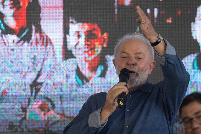 Lula diz em evento que 'nenhuma mulher quer namorar' ajudante geral