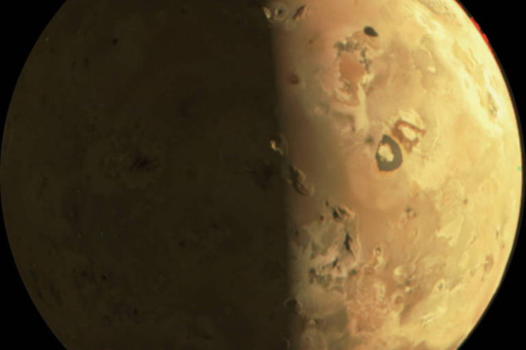Nasa detecta sinais de plumas vulcânicas gêmeas na lua de Júpiter Io