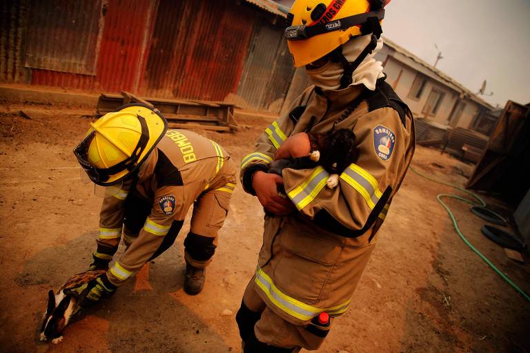 Bombeiros em incêndios no Chile são 100% voluntários e se financiam até com bingo