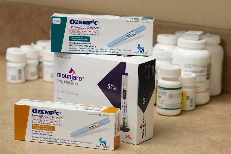 Caixas de Ozempic e Mounjaro, medicamentos produzidos pela Novo Nordisk, usados contra diabetes e doenças metabólicas