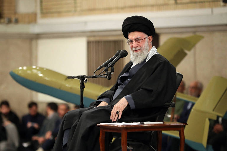 Líder do Irã é banido de redes sociais após comentários sobre ataque do Hamas