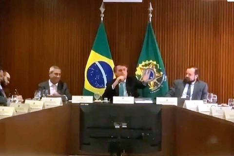 Plano golpista com Bolsonaro tinha frentes diversas e descoordenadas