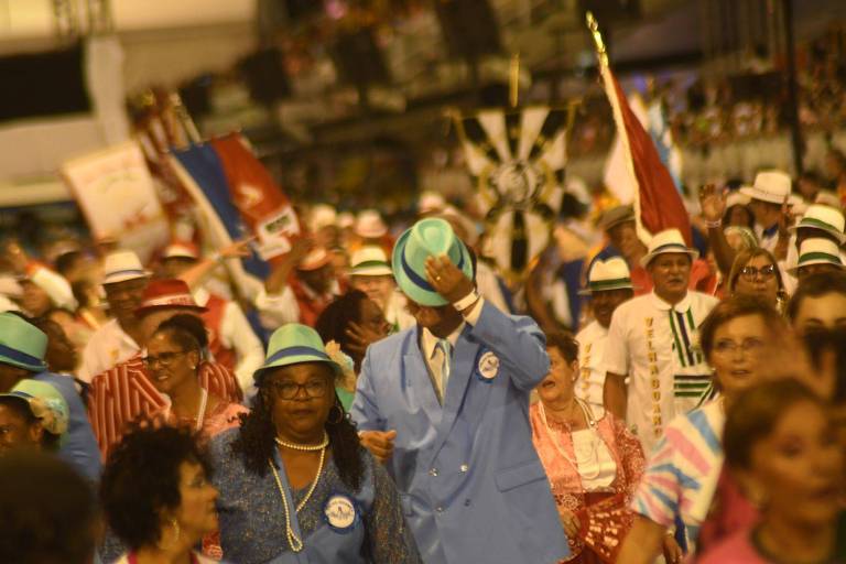 Velha guarda do samba abre 1ª noite do Carnaval de SP