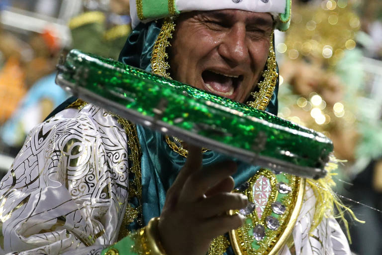 Veja imagens do desfile da Camisa Verde e Branco no Carnaval 2024