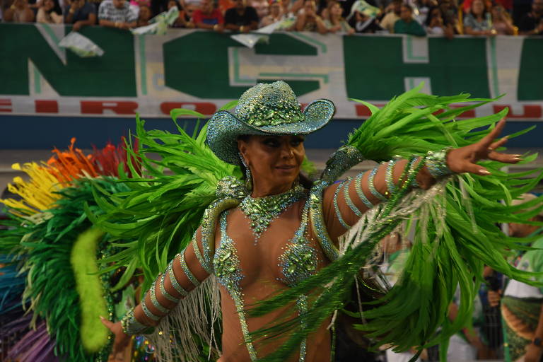 Mancha Verde, Rosas de Ouro e Dragões da Real são destaques na 1ª noite de Carnaval em SP