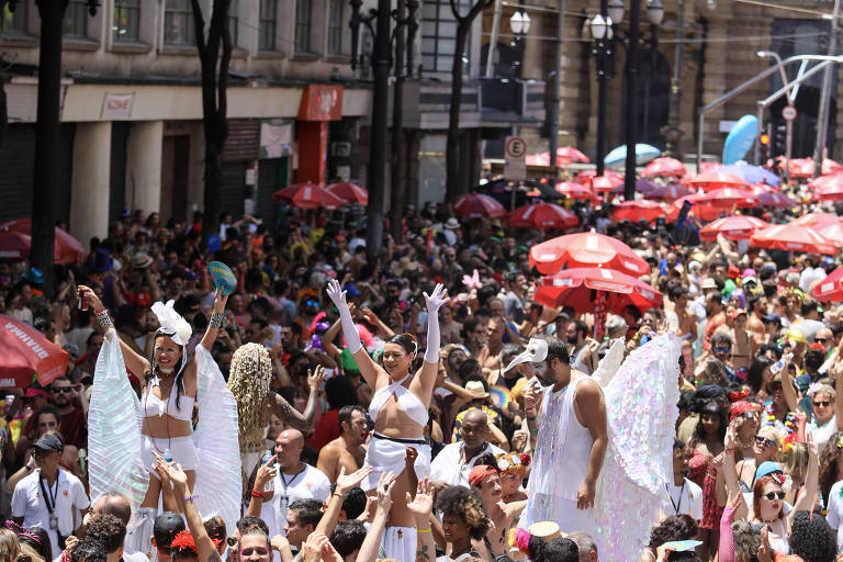 Bloco Tarado Ni Você desfila pelas ruas do Centro de São Paulo neste sábado