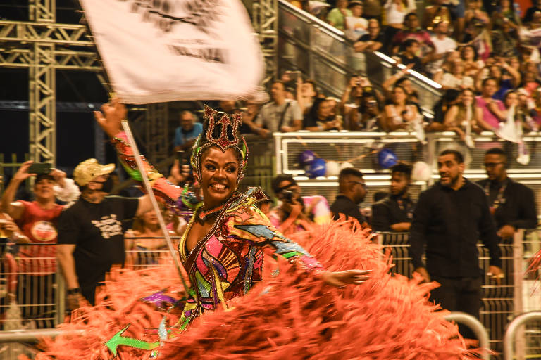 Veja imagens do desfile do Vai-Vai no Carnaval 2024