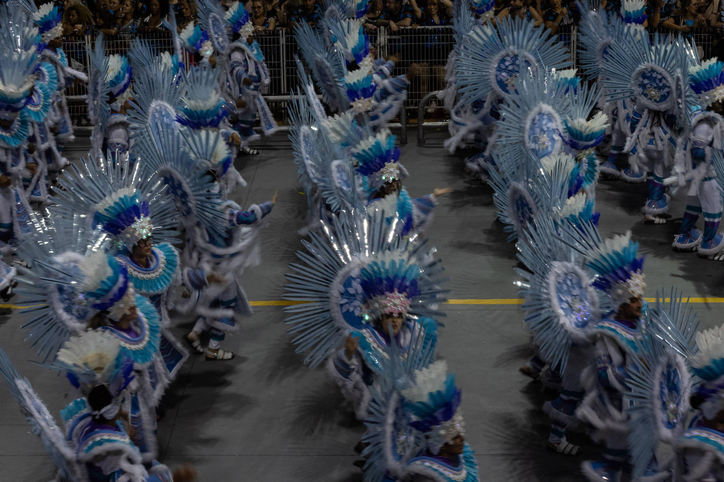 Veja Imagens Do Desfile Da Tom Maior No Carnaval Cotidiano Fotografia