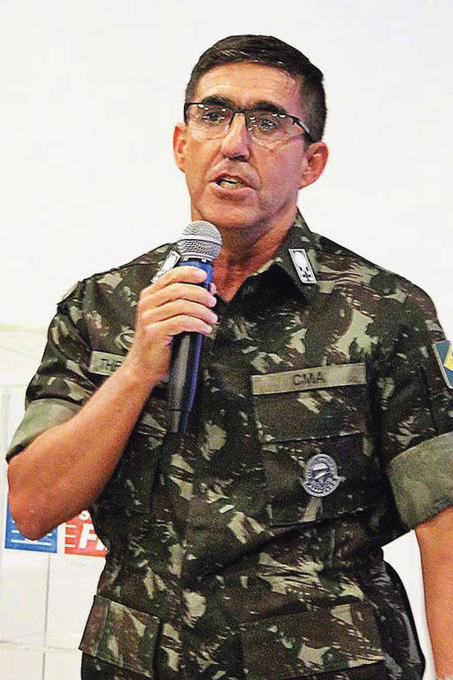 General de Exército Estevam Cals Theóphilo Gaspar de Oliveira entrou para a reserva. É ex-chefe do Comando Militar da Amazônia e do Coter (Comando de Operações Terrestres do Exército)