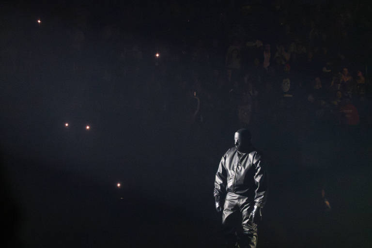 Como Kanye West, com novo disco 'Vultures', mantém fãs mesmo após polêmicas