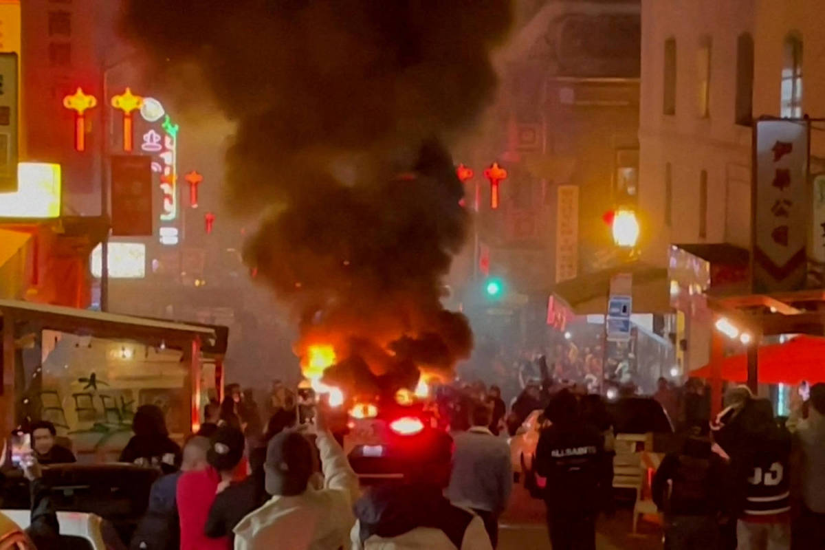 Crowd sets fire to self-driving car in San Francisco – 02/11/2024 – World