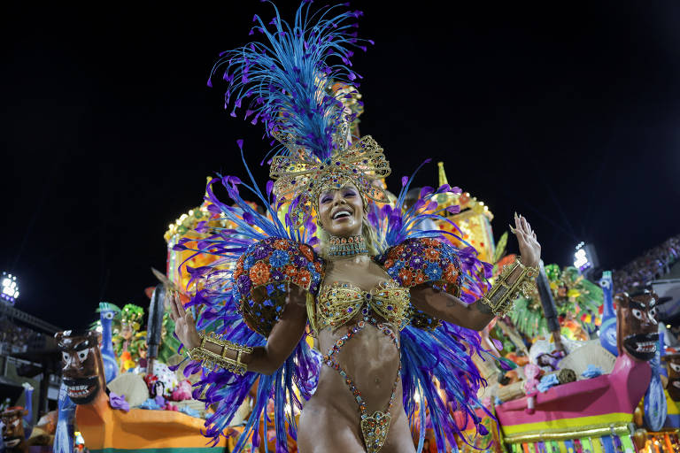 Veja imagens do desfile da Beija-Flor no Carnaval 2024