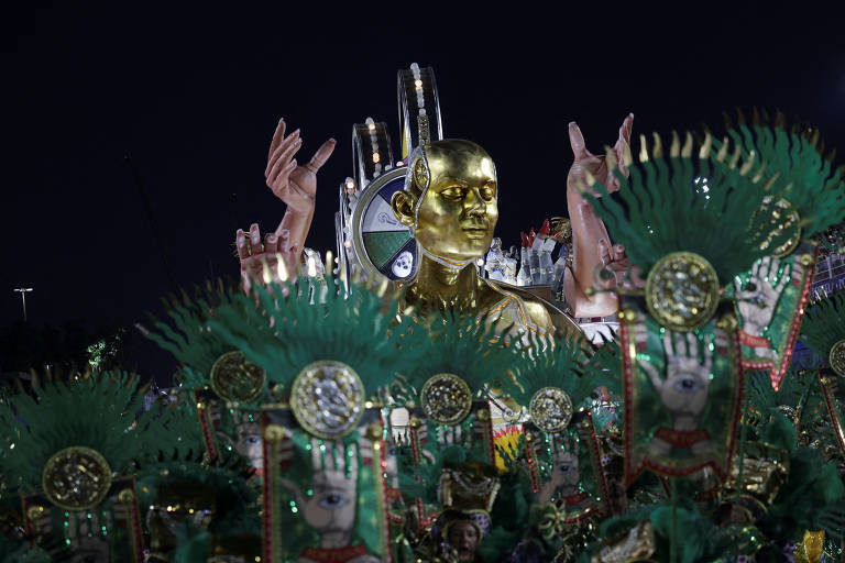 Veja imagens do desfile da Imperatriz Leopoldinense no Carnaval 2024