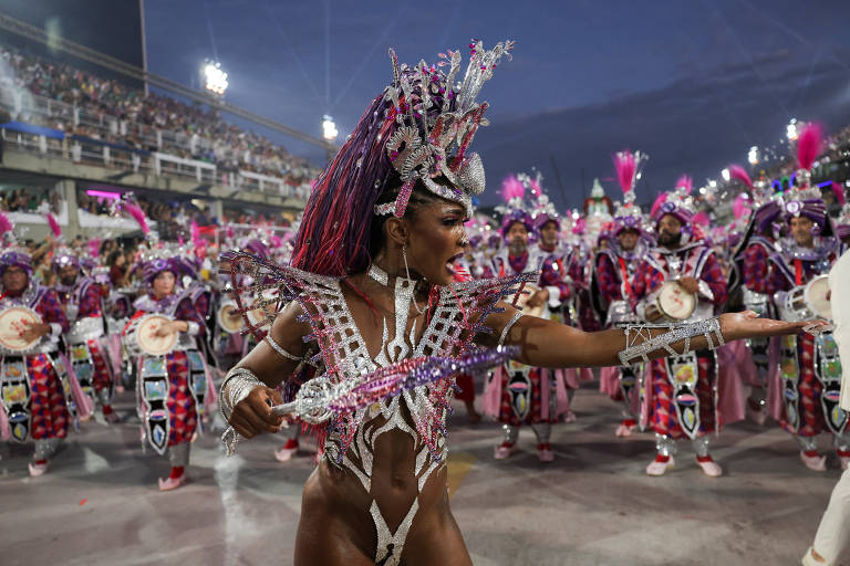 Com transmissão criticada, Globo tem pior audiência da história com Carnaval 2024