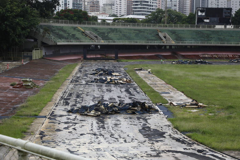 Pista de atletismo do estádio do Ibirapuera é destruída para receber corrida de carros