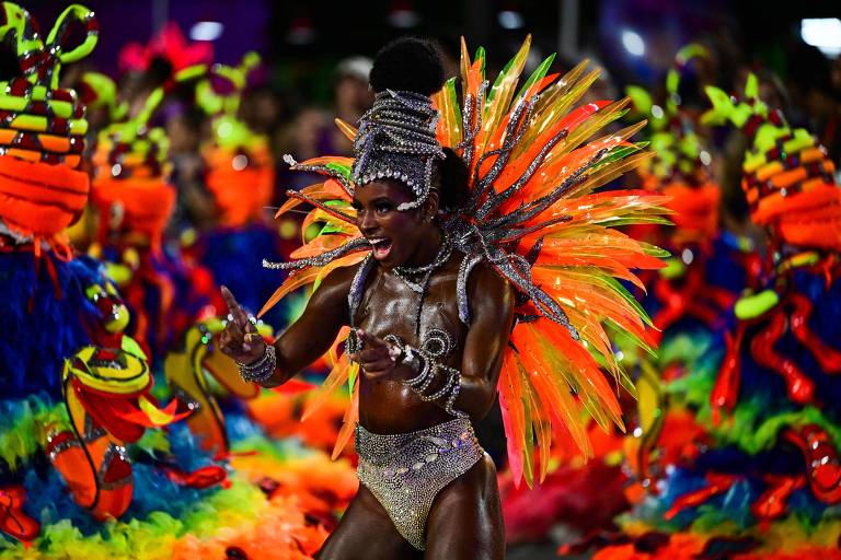 Globo aprova aumento do número de dias de desfiles do Carnaval do Rio e planeja transmissão