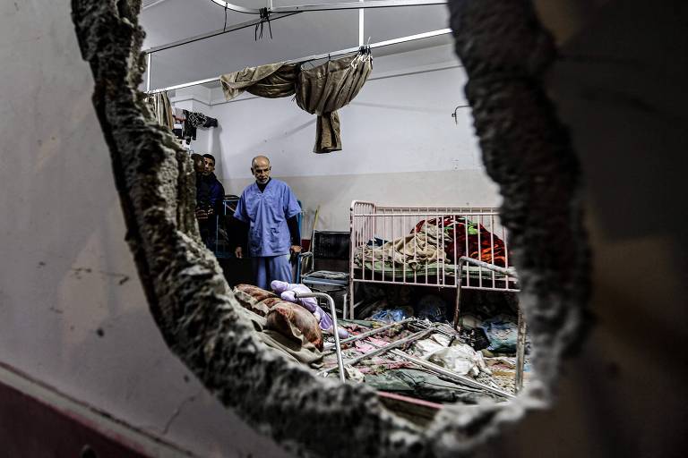 Israel afirma ter feito mais de cem prisões em hospital invadido na Faixa de Gaza