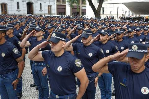 Novos agentes da Guarda Civil Metropolitana de São Paulo passam por treinamento; os 500 GCMs irão se incorporar aos 1.600 que já atuam na região central da cidade 