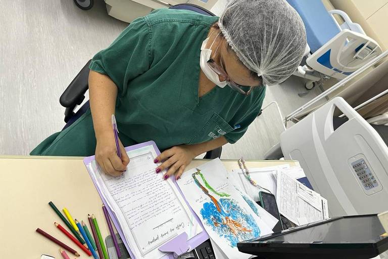 Técnica de enfermagem fotografa recém-nascidos em hospital federal no RN