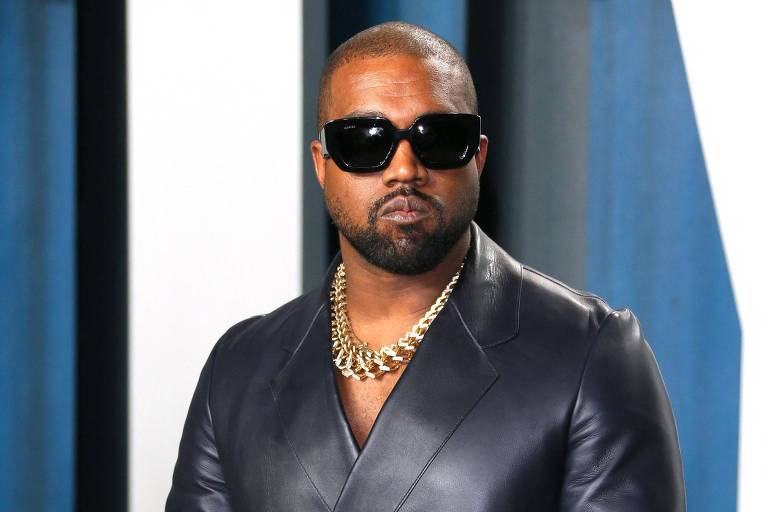 Disco de Kanye West sai e volta a streaming da Apple após conflito na distribuição