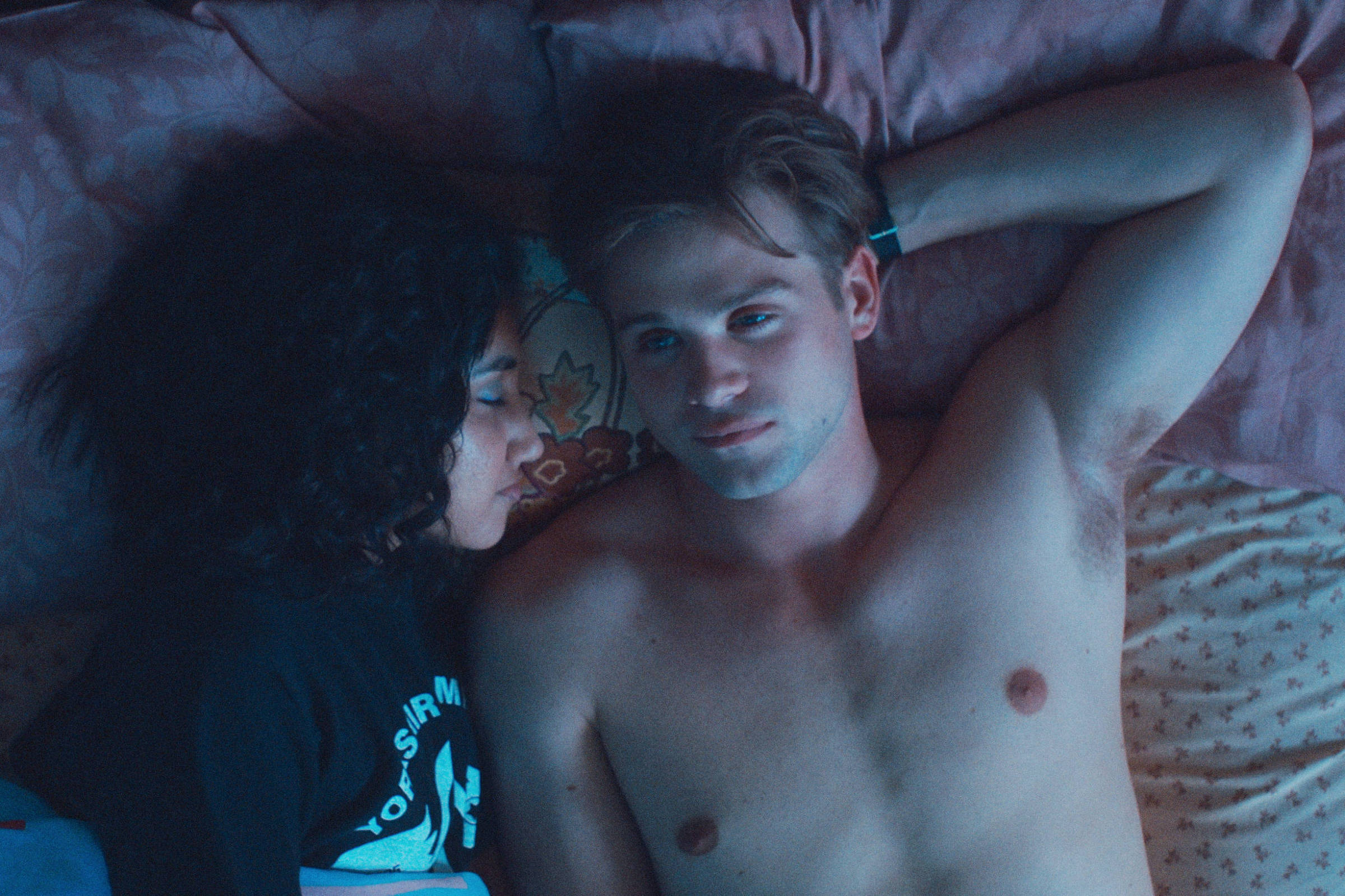 'Um Dia' volta como série da Netflix e aprofunda romance de Emma e Dexter em 14 episódios