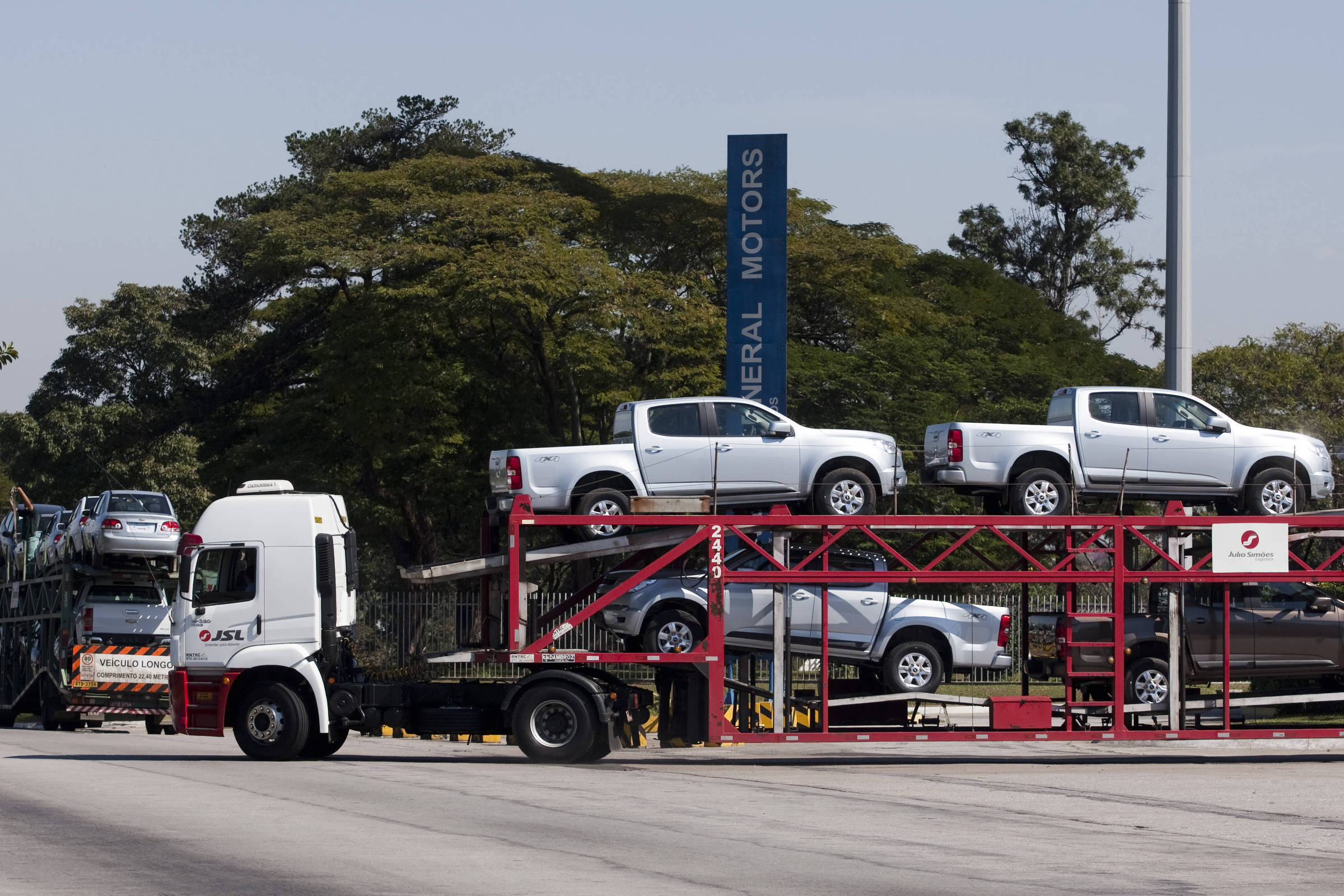 Cegonheiros pedem freio em política de transição para carros elétricos