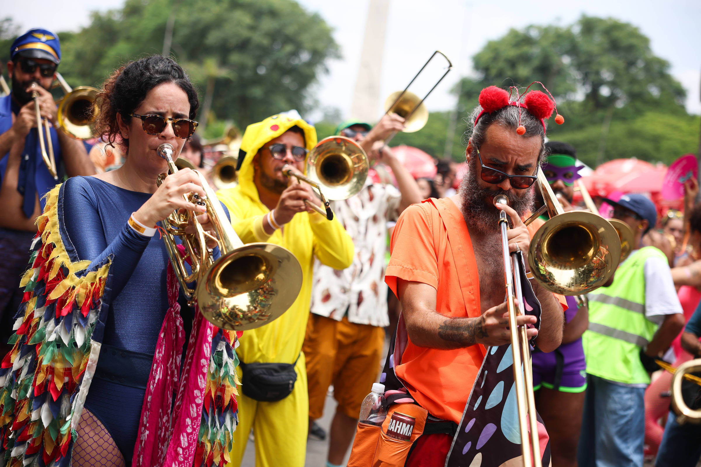 Em sábado nublado, Orquestra Voadora leva acessibilidade para a avenida em São Paulo