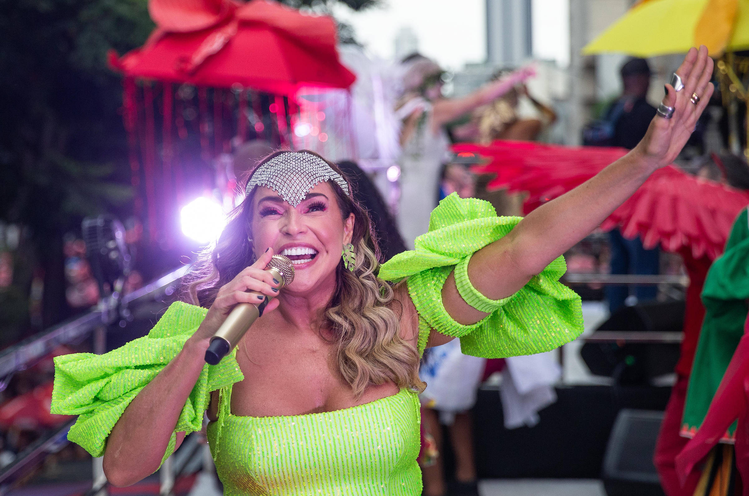 Daniela Mercury e Bell Marques revivem sucessos em Salvador nesta segunda (3)