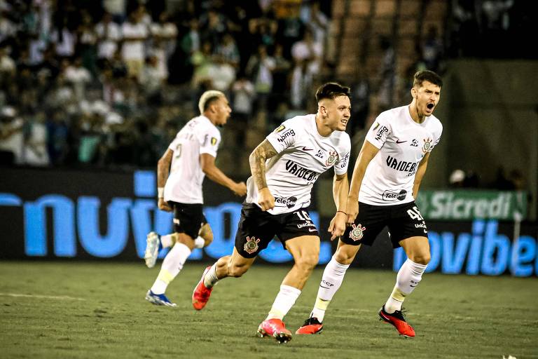 Com Palmeiras x Corinthians, Record chega a 25 pontos e faz Huck perder liderança