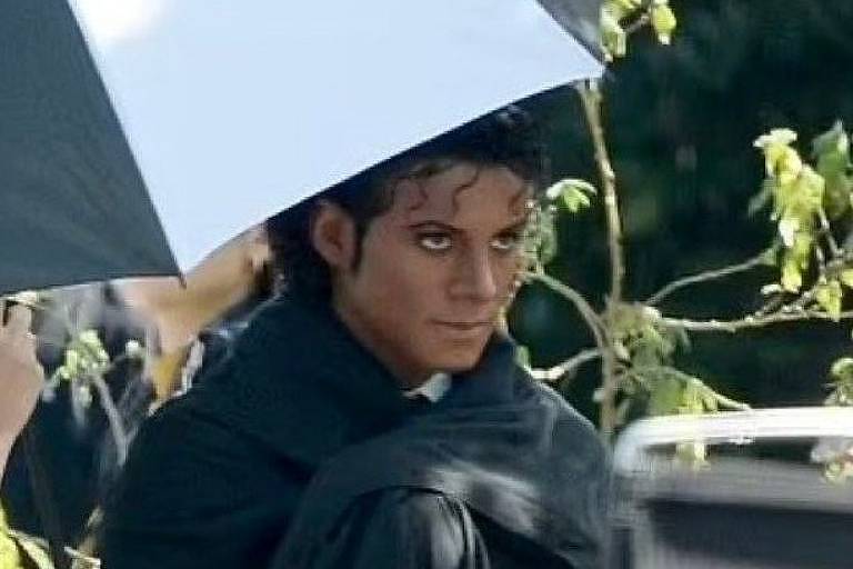 Novas imagens de sobrinho caracterizado como Michael Jackson impressionam pela semelhança