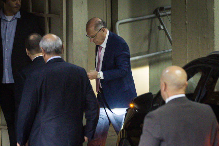 Geraldo Alckmin chega ao Estádio Morumbis para acompanhar o velório do empresário Abilio Diniz