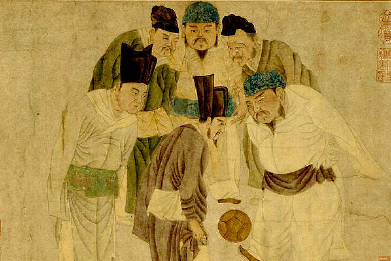 Ilustração mostra seis homens chineses vestindo roupas típicas (parecem um robe/roupão) e olhando para uma bola no chão. O fundo da ilustração é bege, num tom quase queimado, velho.