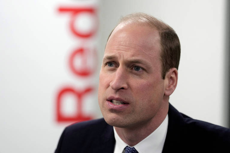 O príncipe William na sede da Cruz Vermelha britânica, em Londres