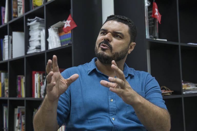 Presidente do PT-SP defende Boulos e diz que Nunes tenta encobrir apoio ao golpismo