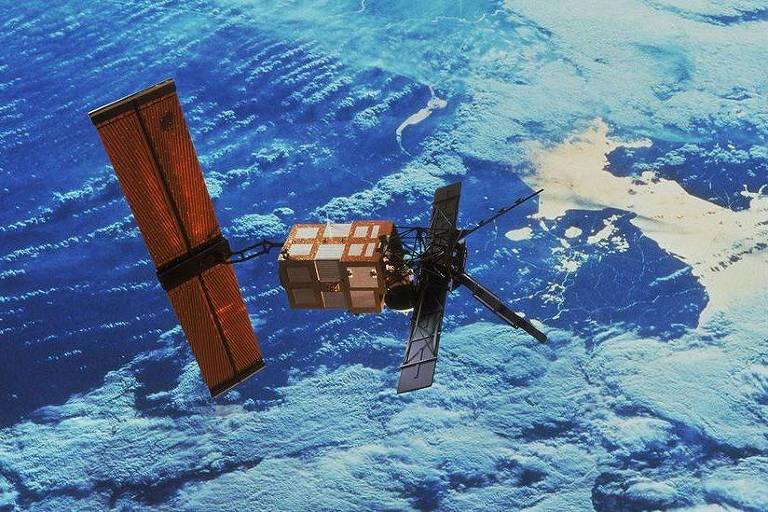 O satélite pioneiro de 2 toneladas prestes a cair sobre a Terra