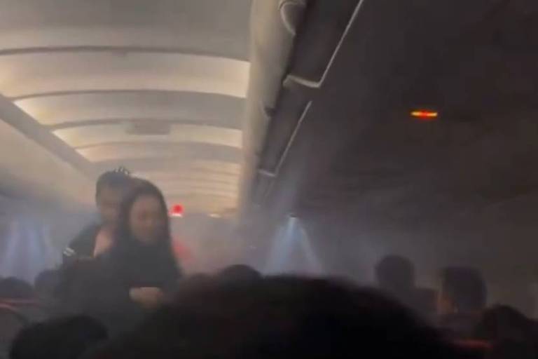 Avião faz pouso de emergência em Hong Kong após carregador explodir a bordo; veja vídeo