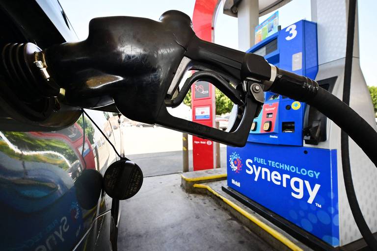 Biden aprova mistura maior de etanol na gasolina em parte dos EUA a partir de 2025