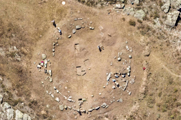 Praça circular descoberta no Peru é tão antiga quanto pirâmides do Egito, dizem cientistas