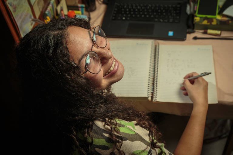 Eloá Cristina sonha em traduzir os números da matemática para seus futuros alunos 