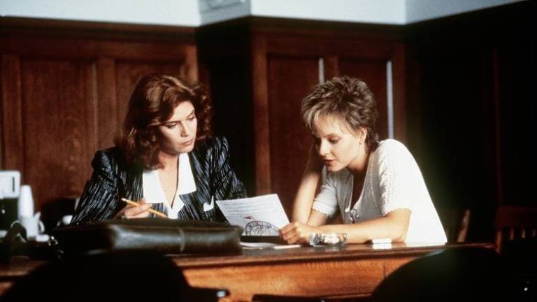Kelly McGillis e Jodie Foster no filme "Os Acusados", de 1988