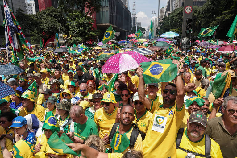Simpatizantes de Jair Bolsonaro (PL) em manifestação na avenida Paulista, em São Paulo
