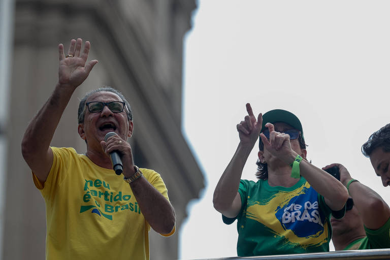 O pastor Silas Malafaia discursa em ato pró-Bolsonaro (PL) durante manifestação convocada neste domingo (25) na avenida Paulista, em São Paulo.