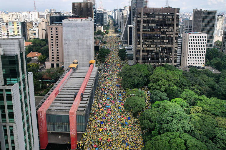 Sao Paulo, SP, BRASIL, 25-02-2024:  Ato Pro Bolsonaro na av Paulista.  Apoiadores de Bolsonaro ocupam av Paulista durante ato  (Foto: Eduardo Knapp/Folhapress, POLITICA)