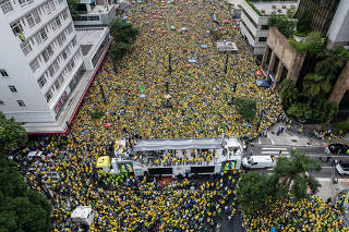 Ato Pro Bolsonaro na av Paulista.  Apoiadores de Bolsonaro ocupam av Paulista durante ato