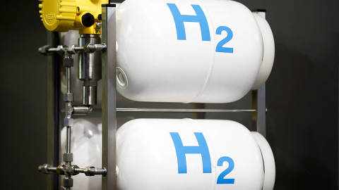An Hydrogen H2 logo is pictured at Hyvolution exhibition in Paris, France, February 1, 2024. REUTERS/Benoit Tessier ORG XMIT: GGG-BTE02