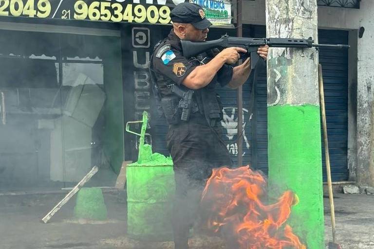 RJ tem segundo dia de operações policiais em favelas, e 5.000 estudantes estão sem aula